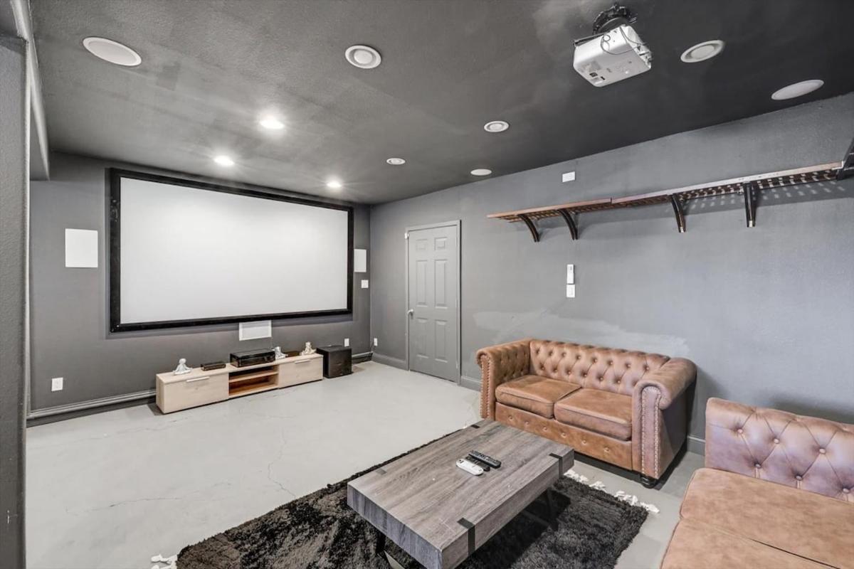Stunning 5Br 2Ba Holiday Home With Private Pool And Cinema Dallas Extérieur photo