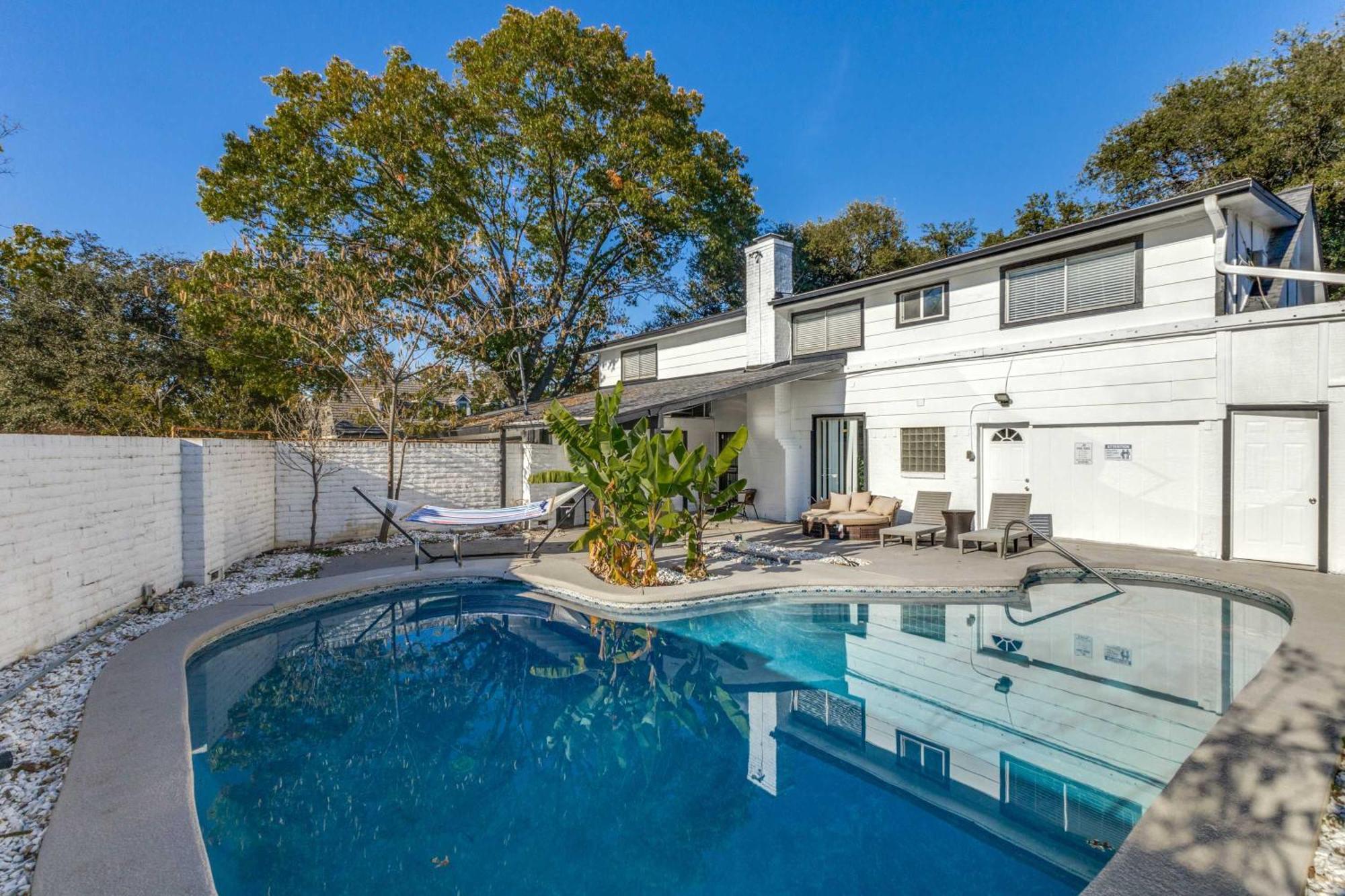 Stunning 5Br 2Ba Holiday Home With Private Pool And Cinema Dallas Extérieur photo